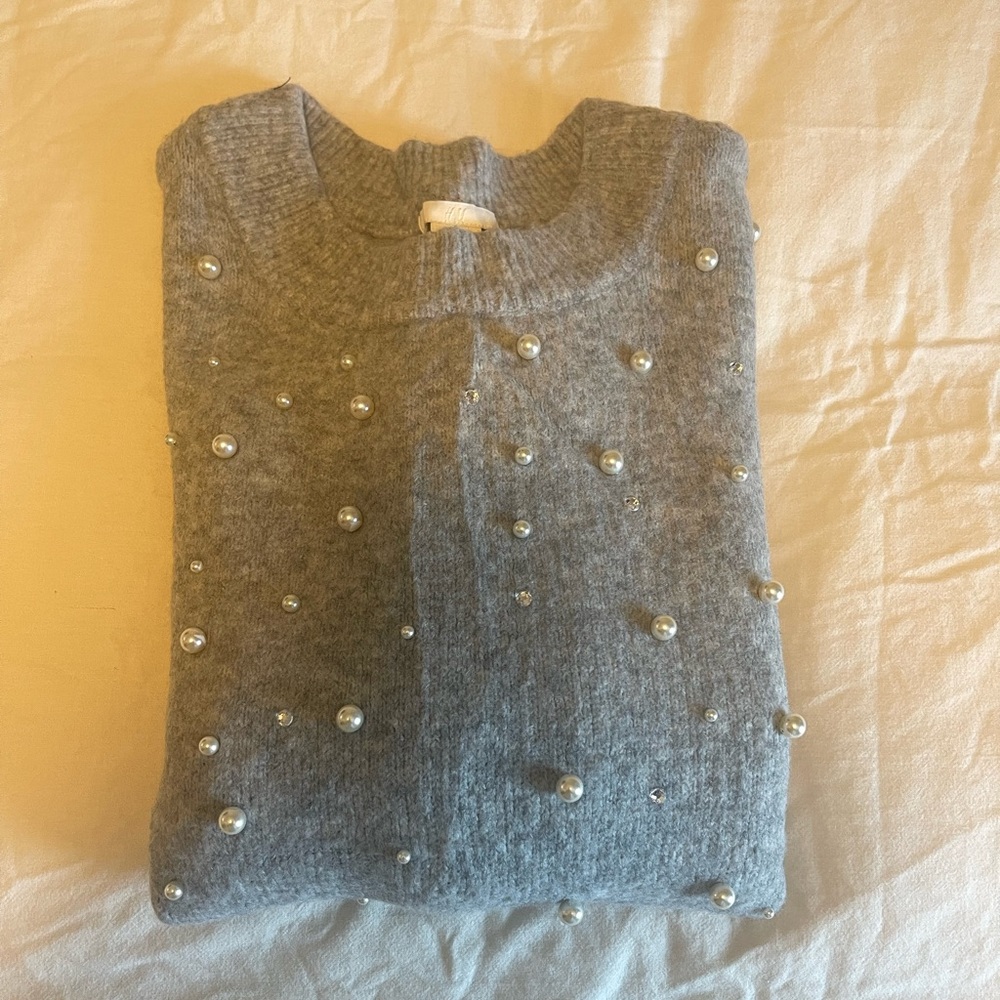 HM Heather grey sweater with pearls